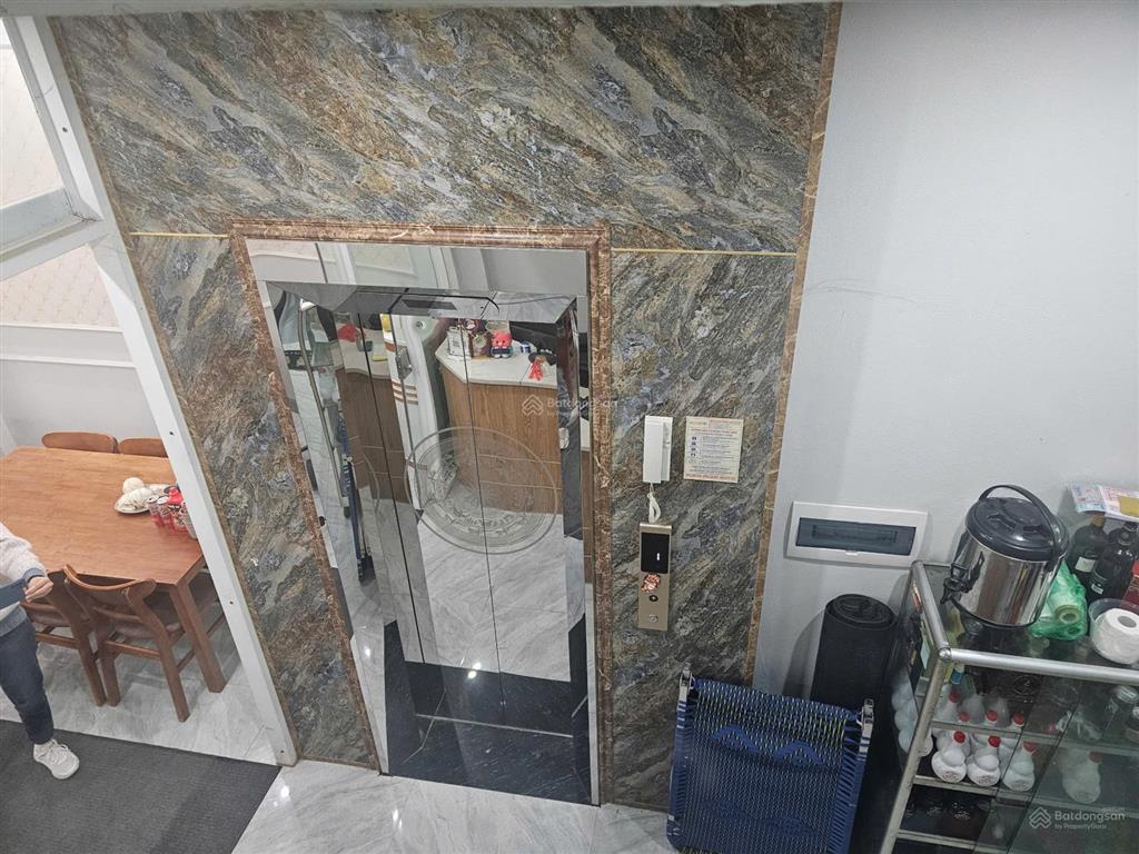 Cần bán nhà 4 tầng 100m2, thang máy, mặt phố kd, 6.5 tỷ tại trung tâm vĩnh yên, vĩnh phúc