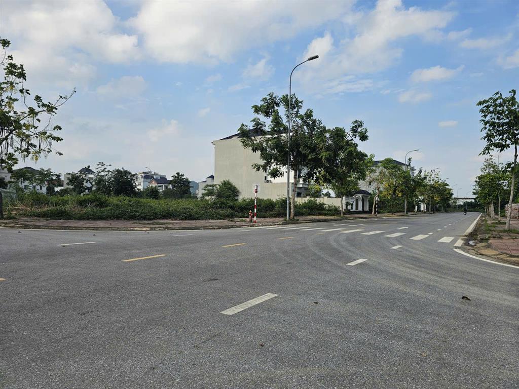 LÔ GÓC 296M2 NAM VĨNH YÊN – VĨNH PHÚC -TRỤC CHÍNH ĐẸP HIẾM CÓ