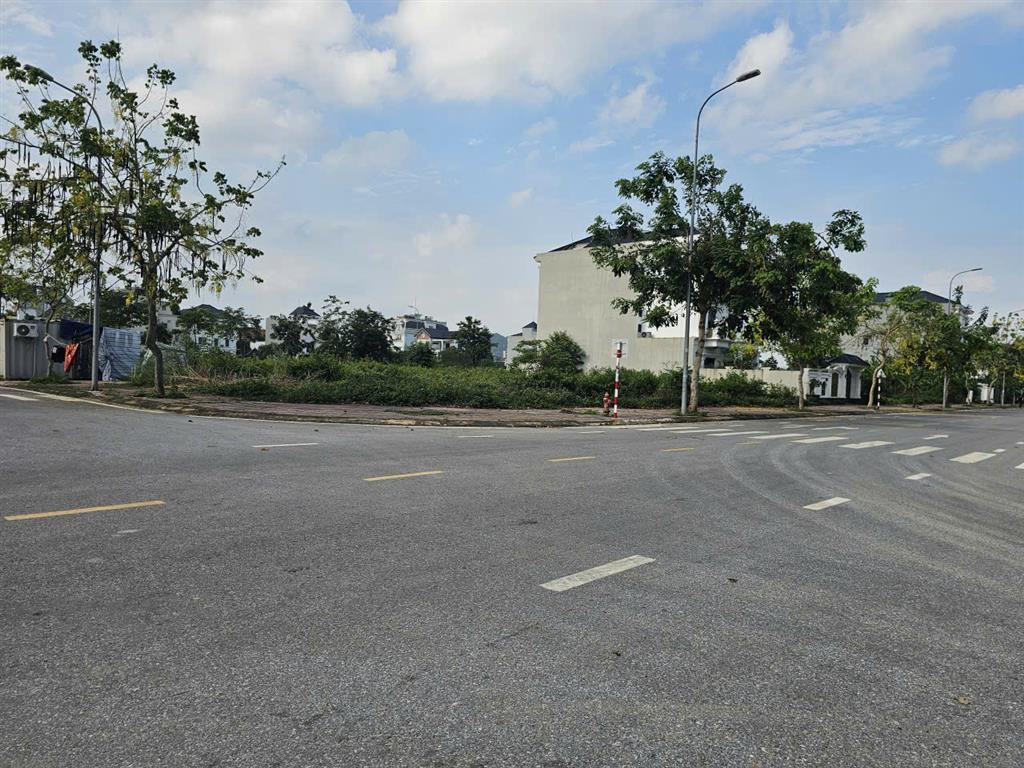 LÔ GÓC 296M2 NAM VĨNH YÊN – VĨNH PHÚC -TRỤC CHÍNH ĐẸP HIẾM CÓ