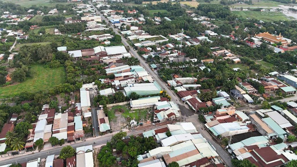 385m2 đất thổ cư, mặt tiền đt 821 tại chợ lộc giang, đức hòa.