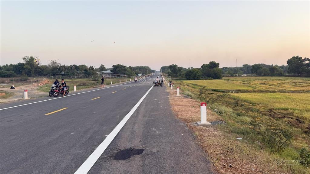 8500m2 đất thổ cư, mặt tiền đường nhựa, đức hòa, liền kề 2 kcn, giá rẻ