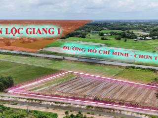 Siêu phẩm phân lô tại đức hòa long an, đường bê tông 9m, giá 60tr/1 ngang.