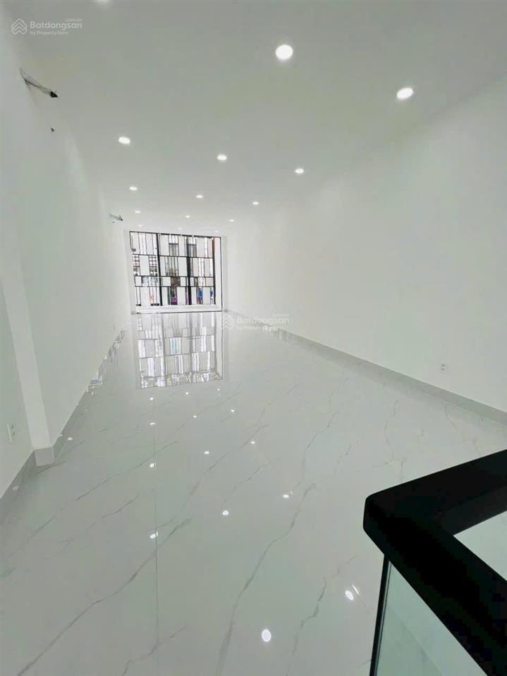 Cho thuê nhà mặt tiền 40a phan đình phùng, phường cầu kiệu, thành phố hồ chí minh