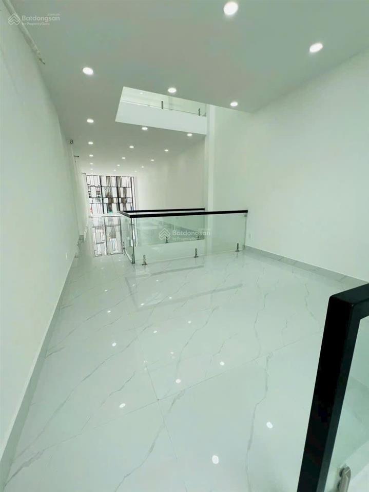 Cho thuê nhà mặt tiền 40a phan đình phùng, phường cầu kiệu, thành phố hồ chí minh