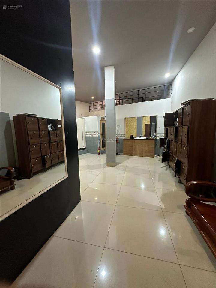 Mặt tiền lê duẩn, p. tân thành, tp. bmt 10,52m x 22,36m nở hậu 11,94m