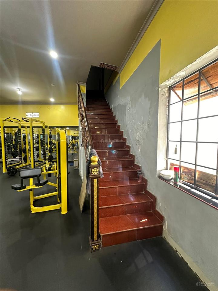 Mặt tiền lê duẩn, p. tân thành, tp. bmt 10,52m x 22,36m nở hậu 11,94m
