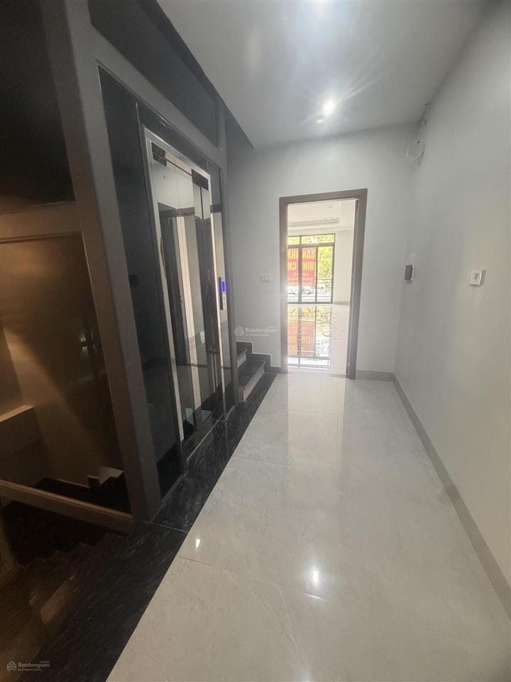 Bán nhà mặt phố nguyễn văn cừ (mặt đường dưới, phía cột 3, phường hồng hải cũ) phường hạ long