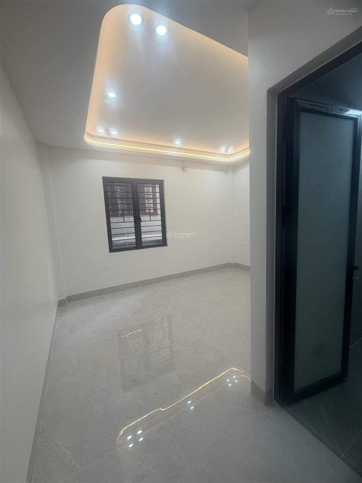 Bán nhà mặt phố nguyễn văn cừ (mặt đường dưới, phía cột 3, phường hồng hải cũ) phường hạ long