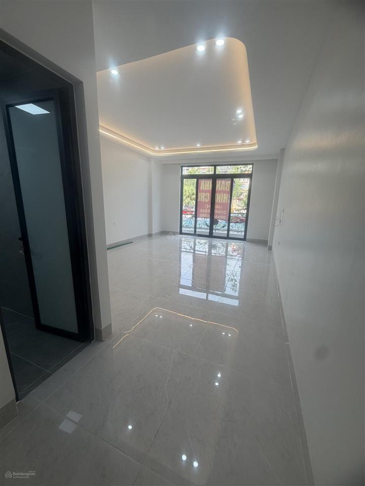 Bán nhà mặt phố nguyễn văn cừ (mặt đường dưới, phía cột 3, phường hồng hải cũ) phường hạ long
