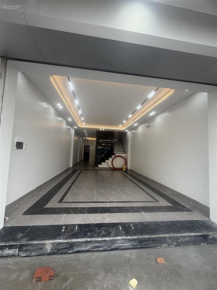 Bán nhà mặt phố nguyễn văn cừ (mặt đường dưới, phía cột 3, phường hồng hải cũ) phường hạ long