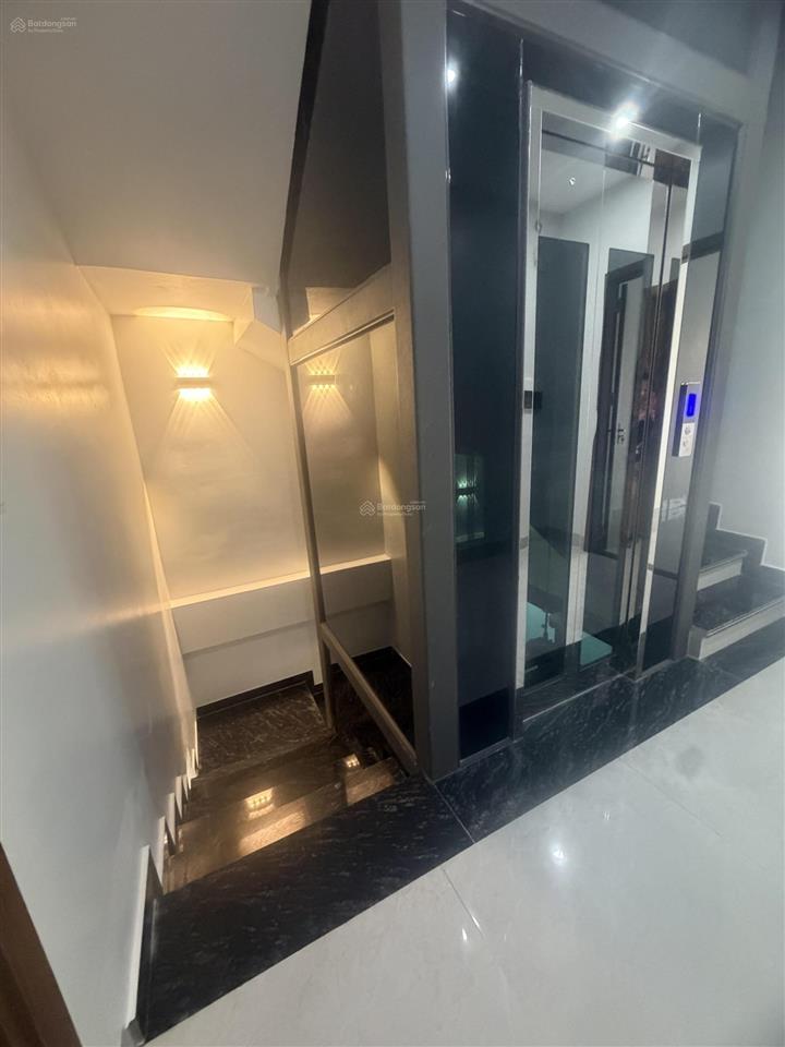 Bán nhà mặt phố nguyễn văn cừ (mặt đường dưới, phía cột 3, phường hồng hải cũ) phường hạ long