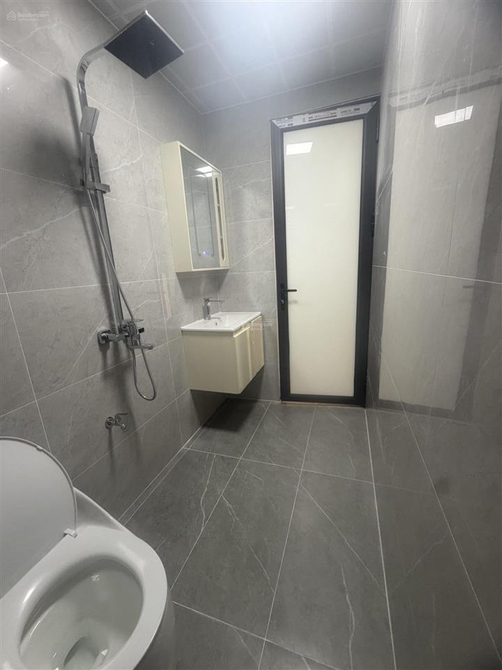 Bán nhà mặt phố nguyễn văn cừ (mặt đường dưới, phía cột 3, phường hồng hải cũ) phường hạ long