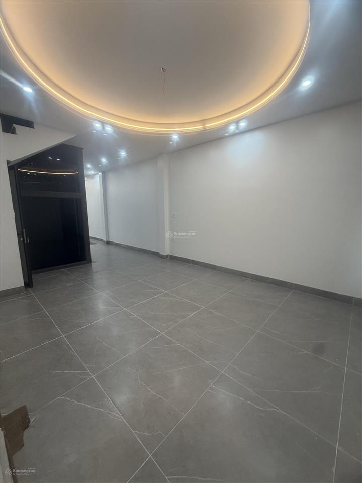 Bán nhà mặt phố nguyễn văn cừ (mặt đường dưới, phía cột 3, phường hồng hải cũ) phường hạ long