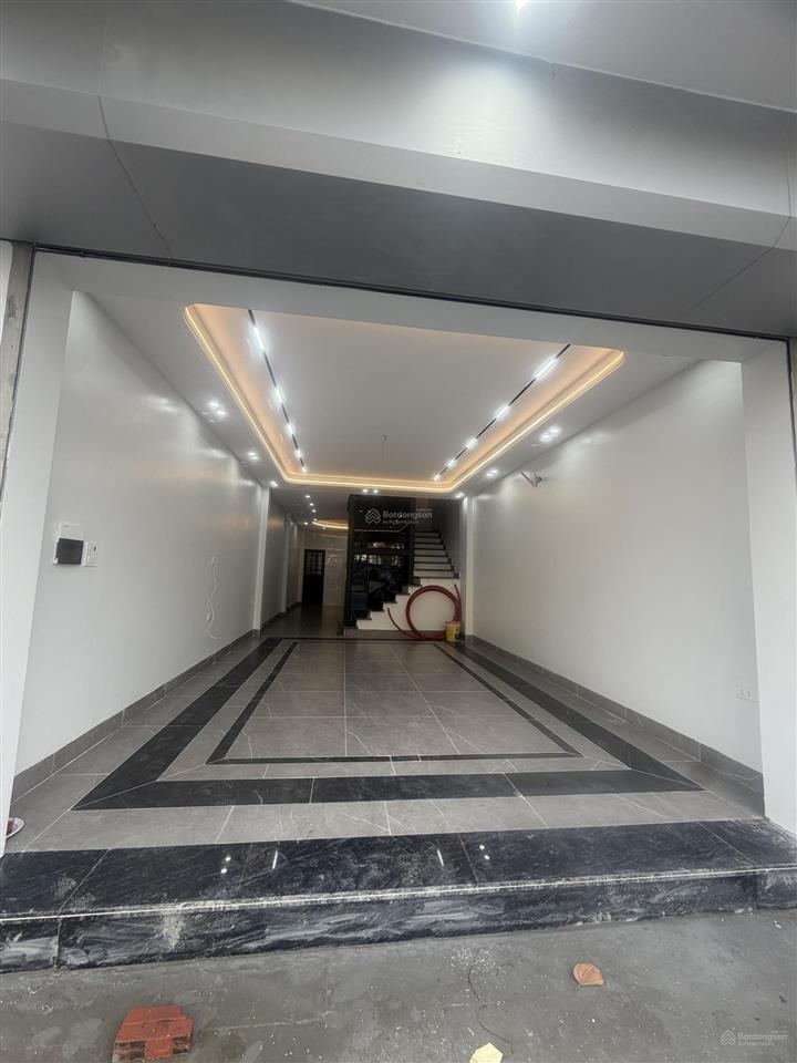 Bán nhà mặt phố nguyễn văn cừ (mặt đường dưới, phía cột 3, phường hồng hải cũ) phường hạ long