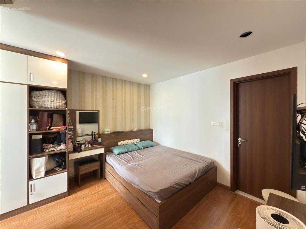 Cực hot!! cần bán gấp căn hộ 69m2 2n2wc full đồ đẹp ở tòa hn centerpoint