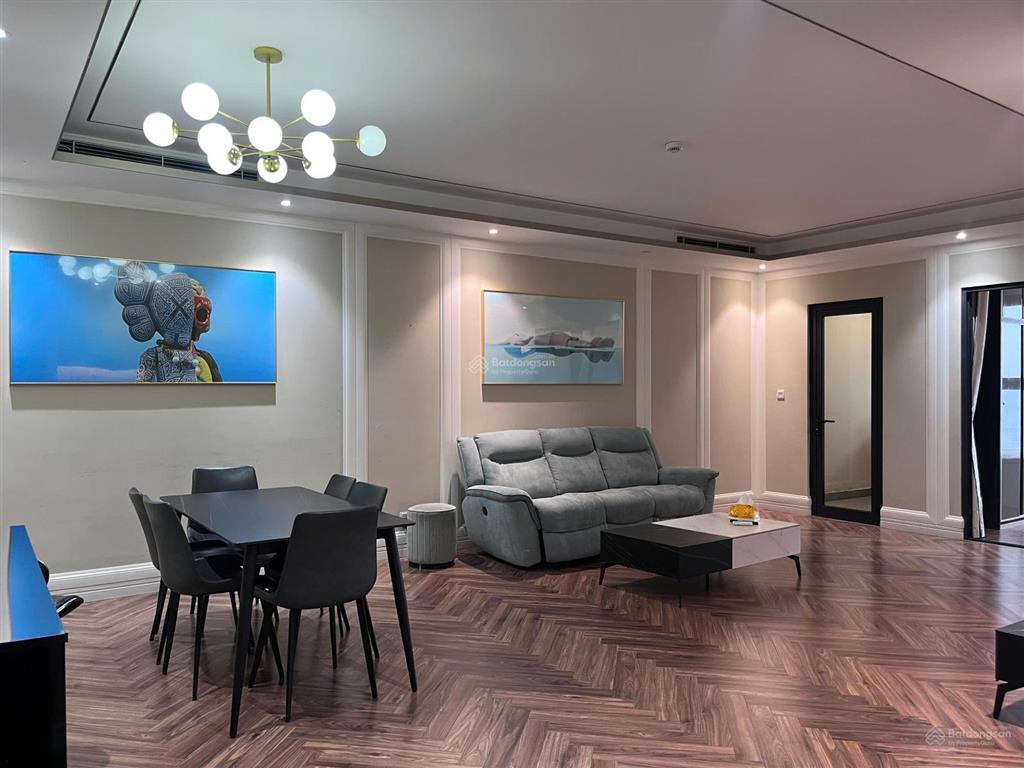 Chính chủ cần bán gấp căn hộ 94m2 2n2wc full đồ đẹp ở tòa king palace 108 nguyễn trãi