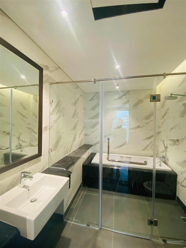 Cực hot!!! chính chủ cần bán gấp căn hộ 3n2wc có ban công ở dự án king palace 108 nguyễn trãi