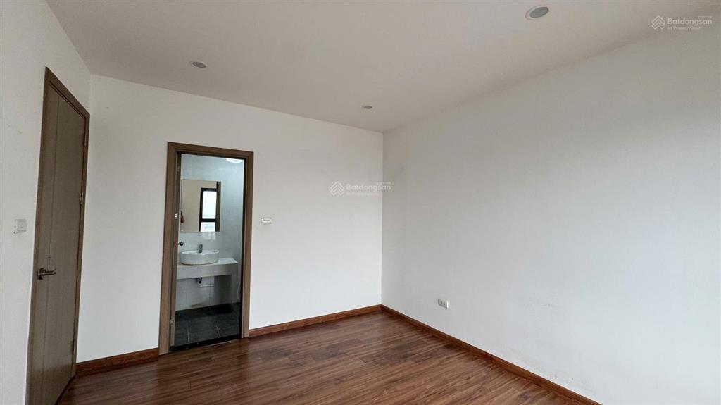 Chính chủ cần bán gấp căn hộ trục 10 70m² 2n2wc đồ cơ bản ở tòa samsora 105 chu văn an  hà đông