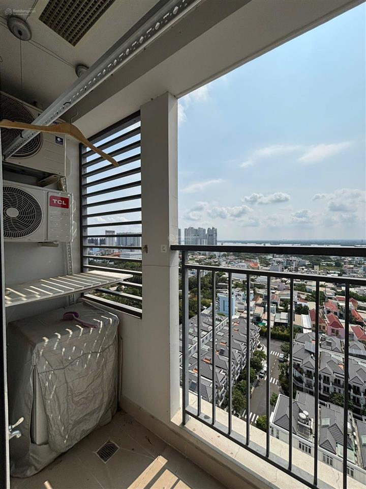 Cho thuê cc q7 boulevard, 3pn2wc, 75m2 13tr/th, sẵn rèm, ml, bếp, tv, sofa