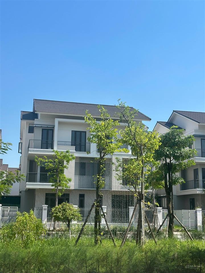 Giá quá tốt bán biệt thự song lập hướng nam centa vsip bắc ninh