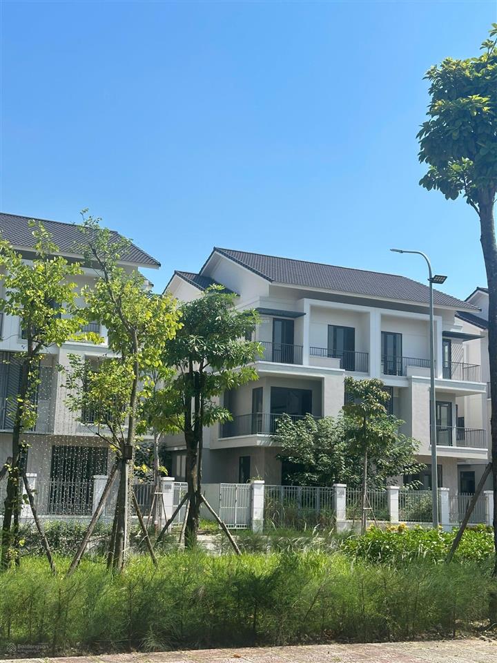 Giá quá tốt bán biệt thự song lập hướng nam centa vsip bắc ninh