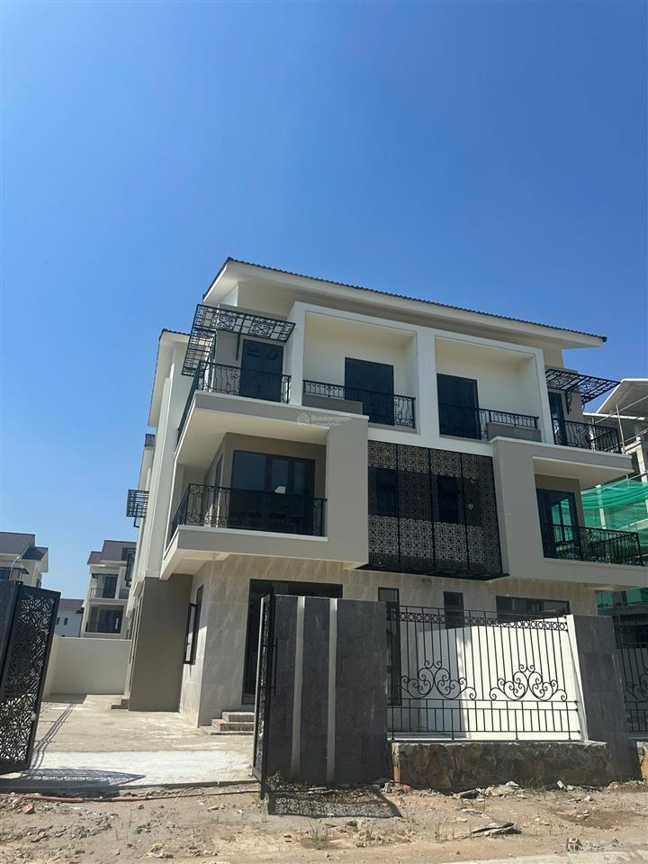 Giá quá tốt bán biệt thự song lập hướng nam centa vsip bắc ninh