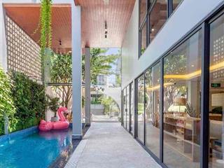 Cắt lỗ villa biển khu phố hàn 5t 10pn+wc+hồ bơi full ntcc 240m2 mt12m mp đỗ thế chấp rộng 8m lề 5m