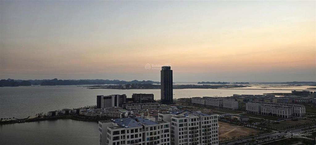 Bán căn 2 phòng ngủ chính biển, view 360 toàn cảnh vịnh.