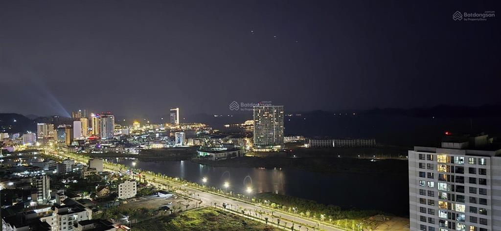 Bán căn 2 phòng ngủ chính biển, view 360 toàn cảnh vịnh.
