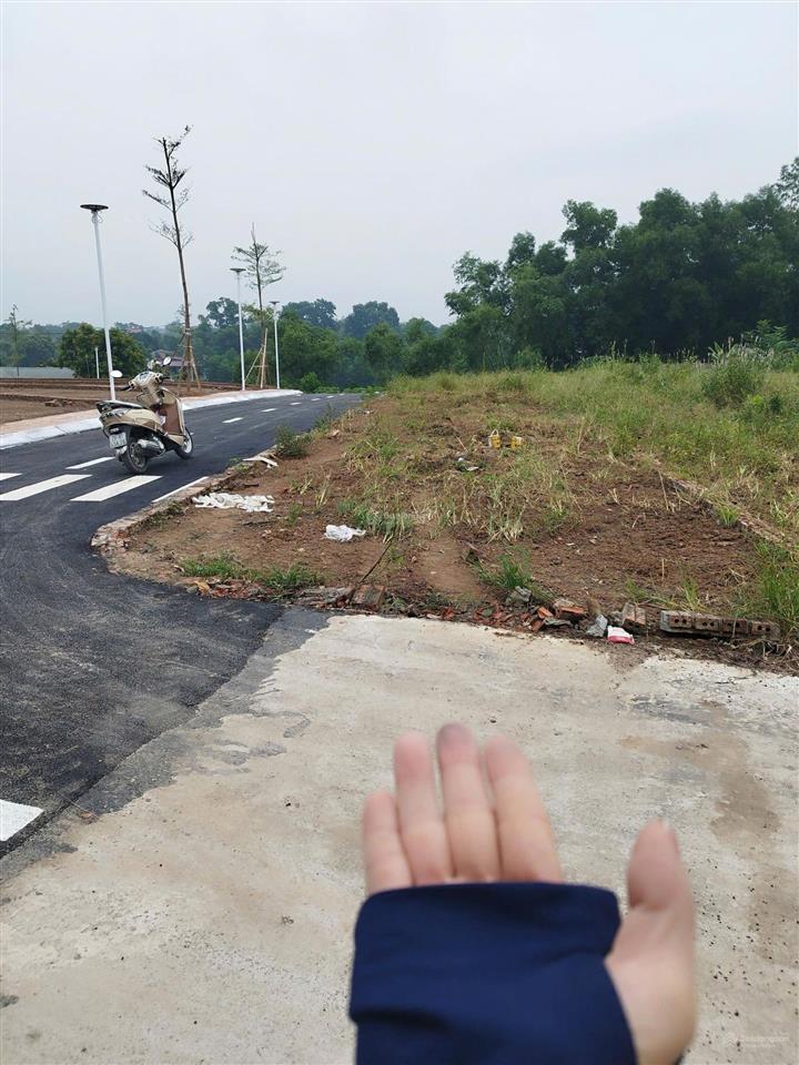Chính chủ cần bán lô đất tại cẩm lĩnh, ba vì, gần hồ suối 2, cách đường xe buýt chạy qua chỉ 150m
