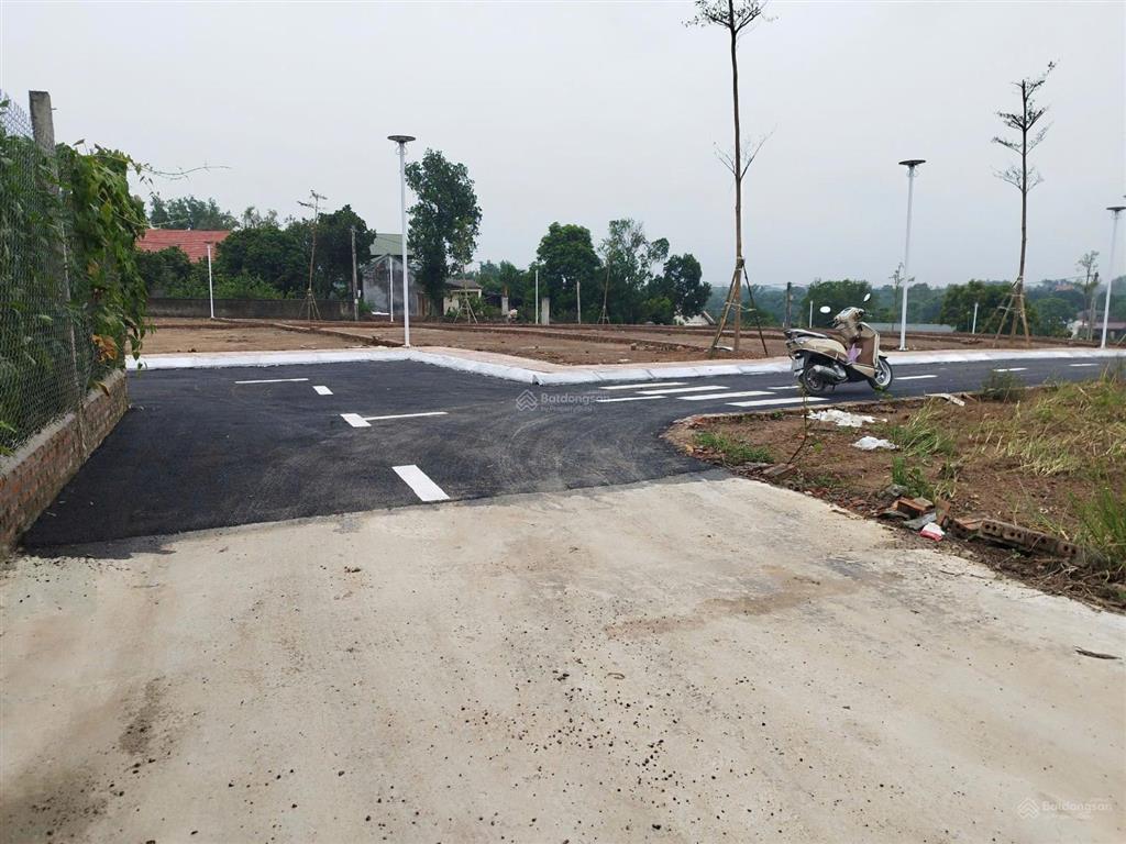 Chính chủ cần bán lô đất tại cẩm lĩnh, ba vì, gần hồ suối 2, cách đường xe buýt chạy qua chỉ 150m