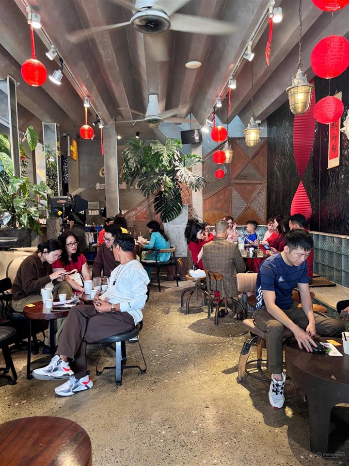 Lô góc 3 mặt tiền, mt ngang 27m, 3 lô liền kề triệu nữ vương, đang cho thuê 100tr/tháng, giá 61 tỷ