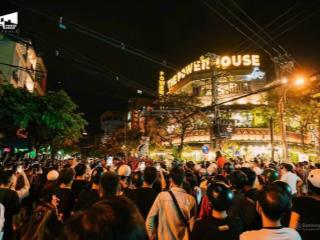 Lô góc 2 mt  1 mặt kiệt, mt ngang 27m, 3 lô liền kề triệu nữ vương, đang cho thuê 120tr/tháng