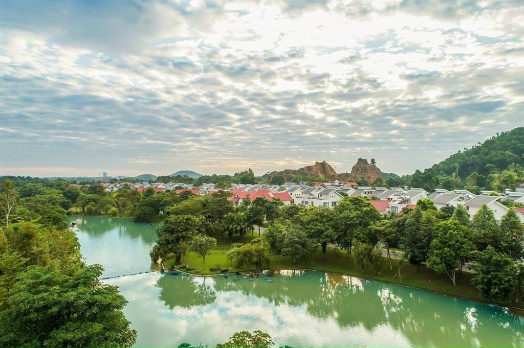 Biệt thự xanh villas khu b giá tốt 17 tỷ một căn diện tích 214 m2 sẵn sổ lâu dài bàn giao ngay