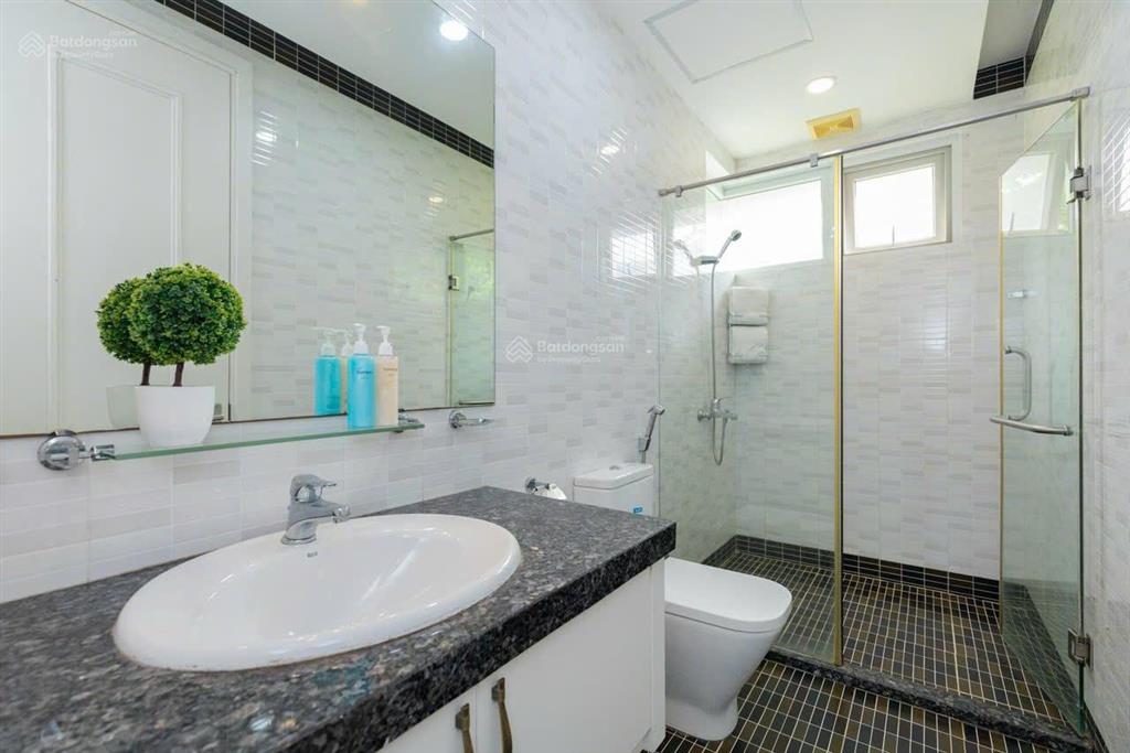 Cho thuê biệt thự 554m2 15 triệu/tháng full nội thất diện xanh villas gần trường đhqg hòa lạc