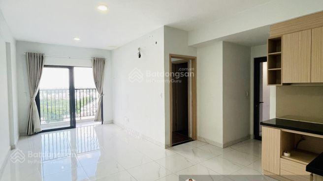 Bán căn 3pn view đông nam tầng cao giá 4 tỷ có rèm máy lạnh