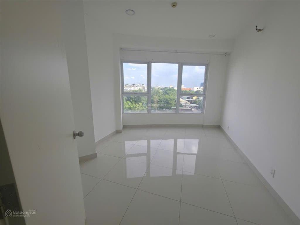 Bán căn hộ officetel tulip tower 74m², có ít nội thất, giá 2.73 tỷ, quận 7