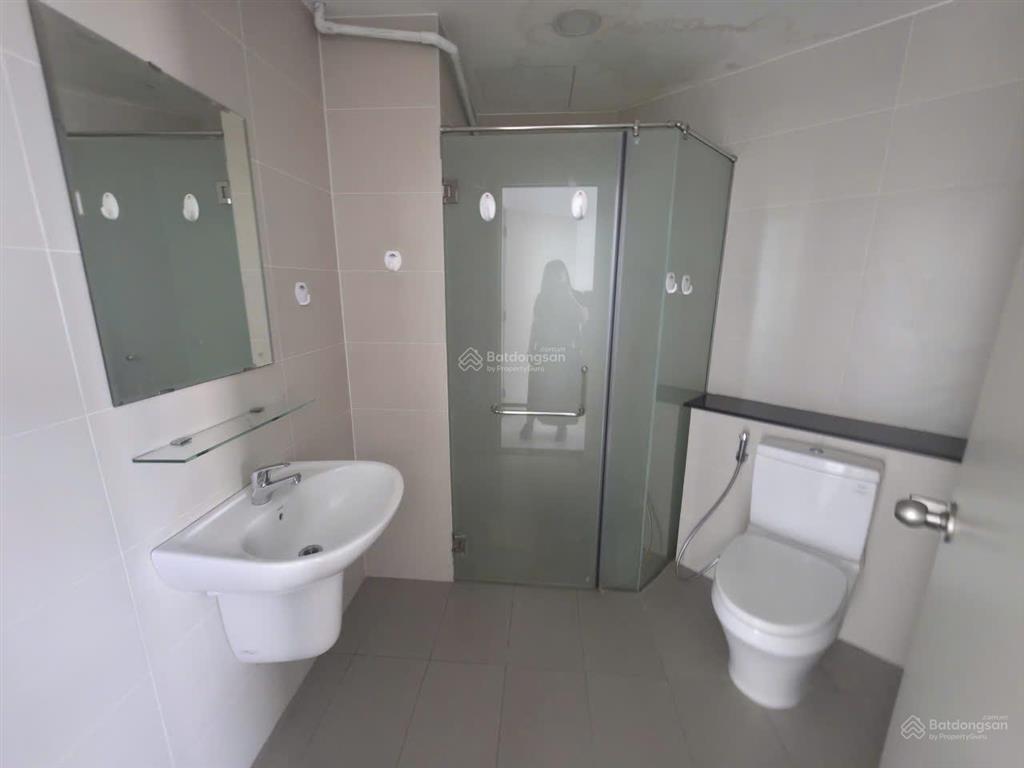 Bán căn hộ officetel tulip tower 74m², có ít nội thất, giá 2.73 tỷ, quận 7