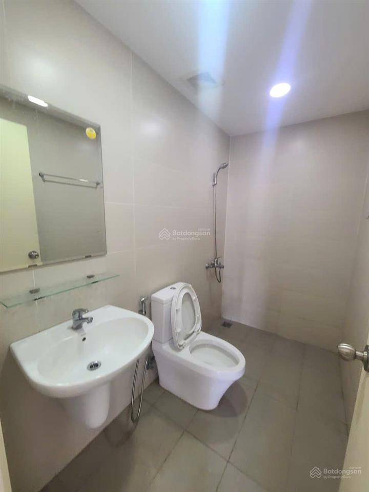 Cho thuê căn hộ tulip tower 74m² 2pn 2wc  nội thất cơ bản (rèm, máy lạnh)  giá 8 triệu/tháng