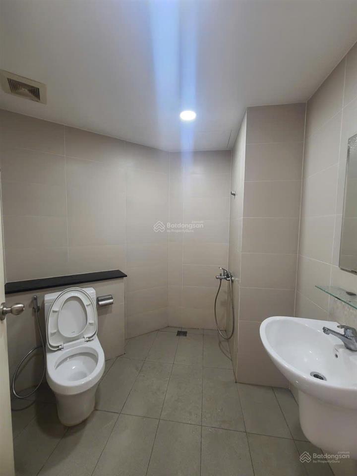 Cho thuê căn hộ tulip tower 74m² 2pn 2wc  nội thất cơ bản (rèm, máy lạnh)  giá 8 triệu/tháng