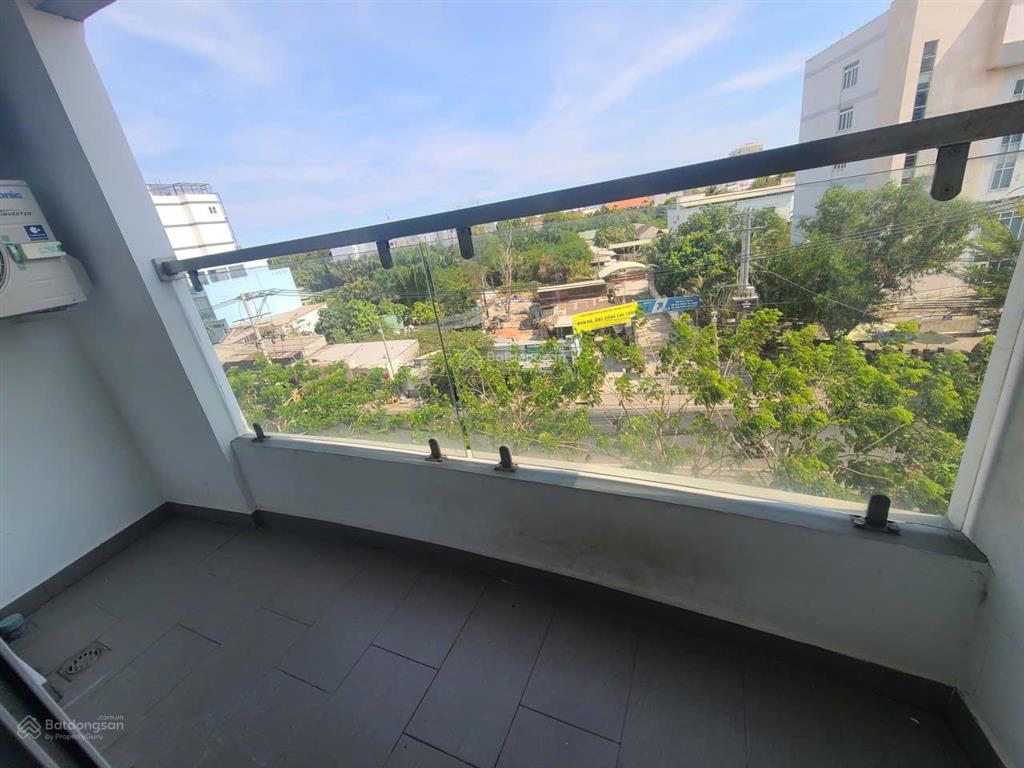 Cho thuê căn hộ tulip tower 74m² 2pn 2wc  nội thất cơ bản (rèm, máy lạnh)  giá 8 triệu/tháng
