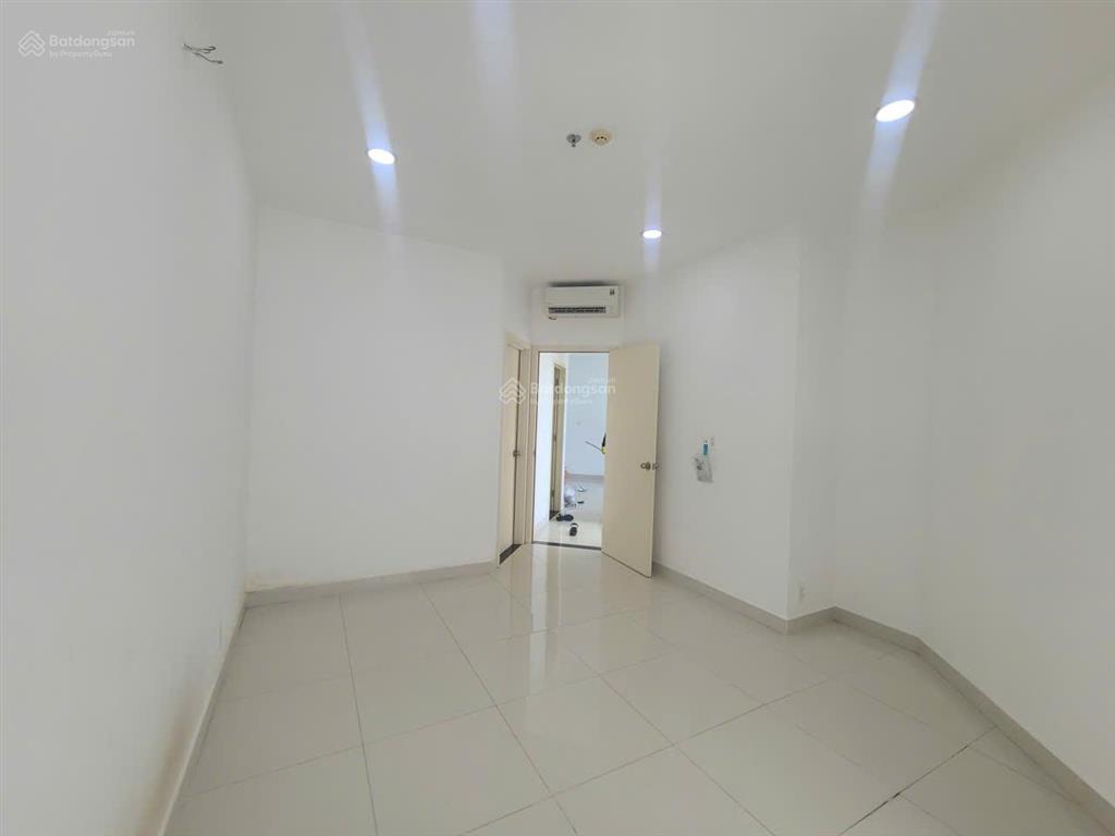 Cho thuê căn hộ tulip tower 74m² 2pn 2wc  nội thất cơ bản (rèm, máy lạnh)  giá 8 triệu/tháng