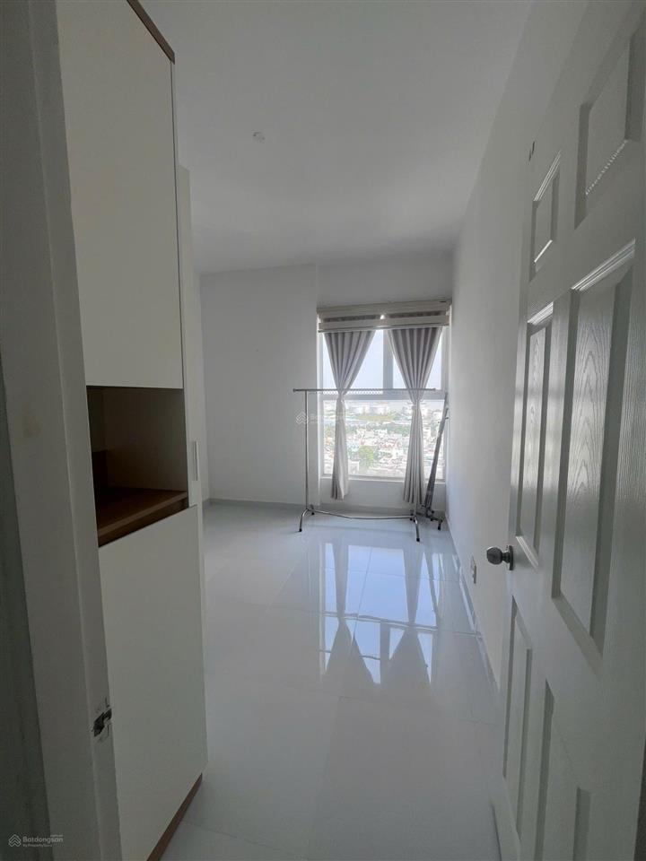Cần cho thuê căn hộ 3pn2wc 94m2, giá chỉ 8tr ntcb
