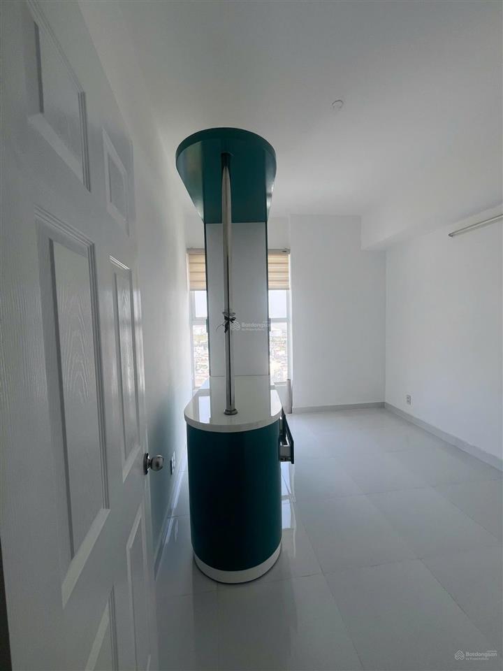 Cần cho thuê căn hộ 3pn2wc 94m2, giá chỉ 8tr ntcb