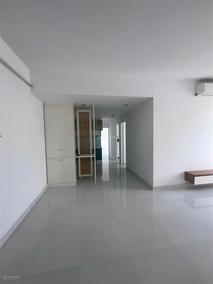 Cần cho thuê căn hộ 3pn2wc 94m2, giá chỉ 8tr ntcb
