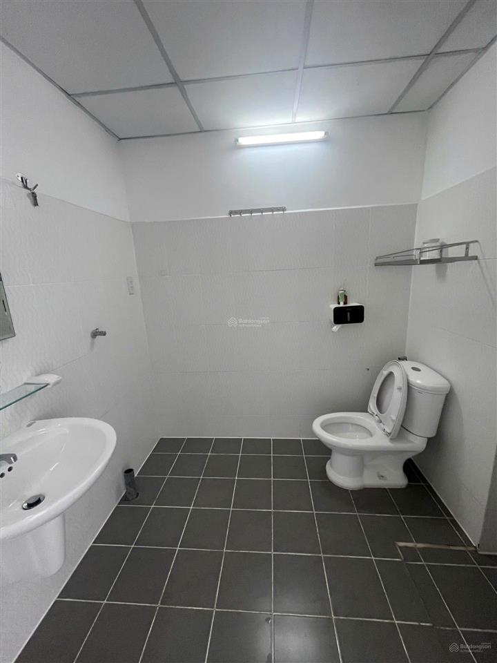 Cần cho thuê căn hộ 3pn2wc 94m2, giá chỉ 8tr ntcb