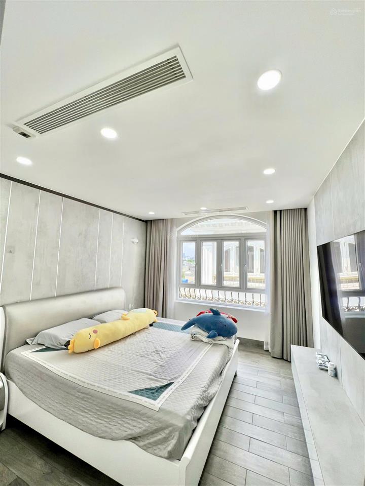 Chính chủ cần bán biệt thự đẳng cấp cityland riverside quận 7 có hầm, đầy đủ nội thất