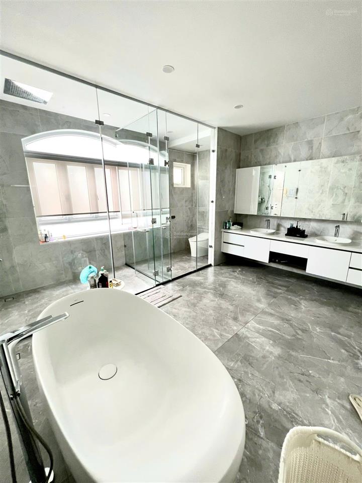 Chính chủ cần bán biệt thự đẳng cấp cityland riverside quận 7 có hầm, đầy đủ nội thất
