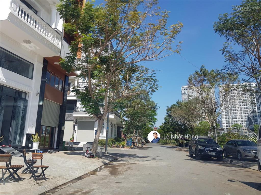 Bán gấp đất nền khu sân vận động quận 7  60m² (5x12m), sổ đỏ riêng, xây tự do  giá 7.59 tỷ