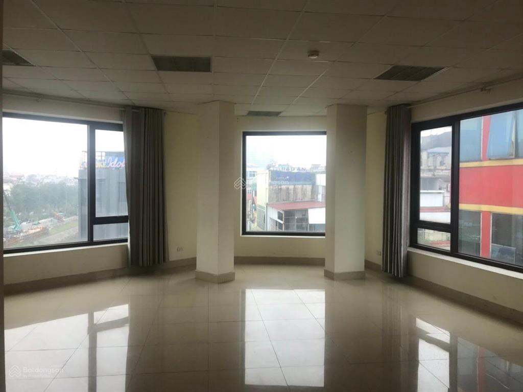 Cho thuê sàn văn phòng lô góc nguyễn khang, vũ phạm hàm 90m 20tr/tháng. mặt tiền 20m